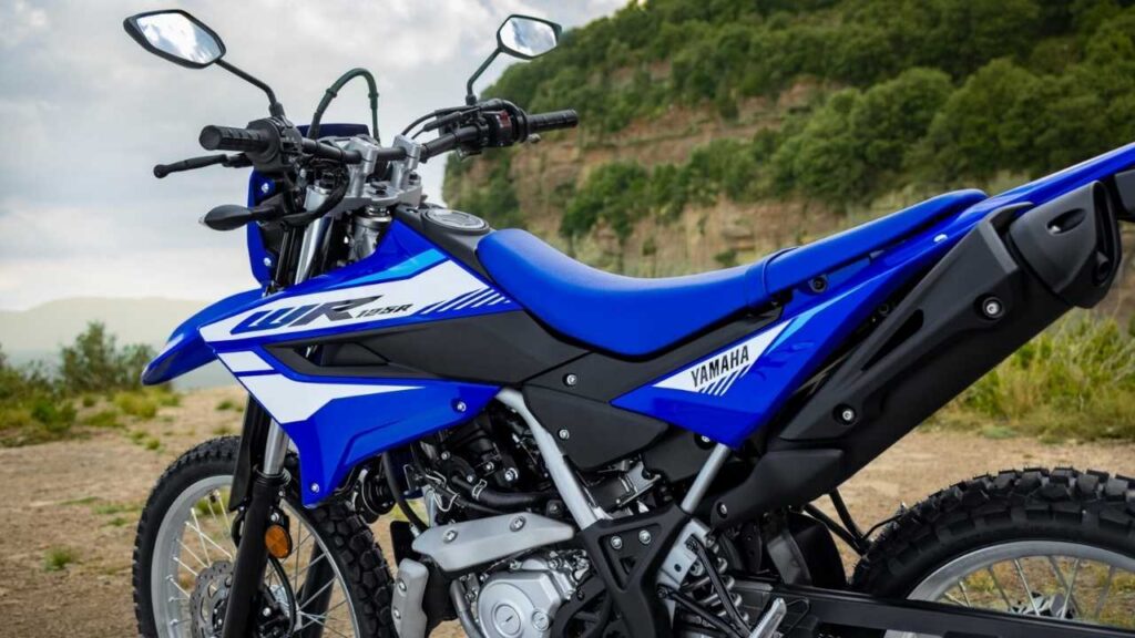 Yamaha DT125 2026: Moto Ligera y Versátil, Ideal para Ciudad y Aventuras Off-Road